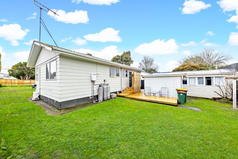 Photo of property in 11 Hinton Place, Weymouth, Auckland, 2103