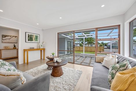 Photo of property in 12 Huber Street, Weymouth, Auckland, 2103