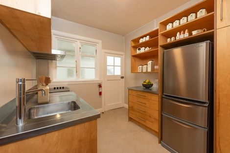 Photo of property in Ionian Flats, 123-125 Brougham Street, Mount Victoria, Wellington, 6011