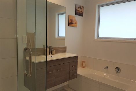 Photo of property in 56 Te Kio Crescent, Papamoa Beach, Papamoa, 3118