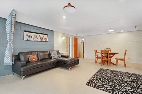 Photo of property in 16 Taitua Drive, Te Atatu South, Auckland, 0610