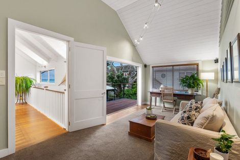 Photo of property in 8 Musick Point Road, Bucklands Beach, Auckland, 2012