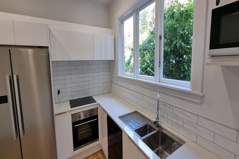 Photo of property in 16 Raroa Road, Kelburn, Wellington, 6012