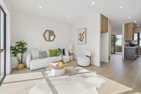 Photo of property in 73 Highland Park Drive, Botany Downs, Auckland, 2010