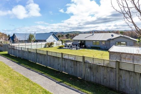 Photo of property in 120 Kinloch Road, Kinloch, Taupo, 3377