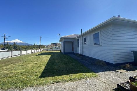 Photo of property in 19 Kent Terrace, Midhirst, Stratford, 4394