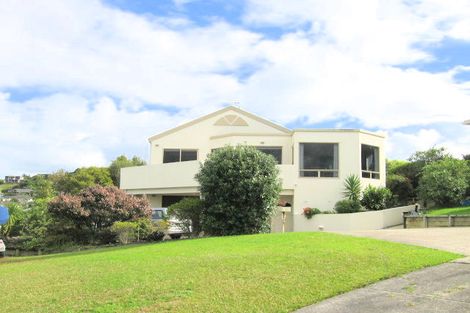 Photo of property in 8 Montcalm Close, Orewa, 0931