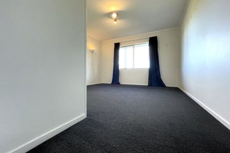 Photo of property in 15 Dalwhinnie Parade, Highland Park, Auckland, 2010