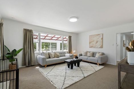 Photo of property in 4 Link Road, Newlands, Wellington, 6037