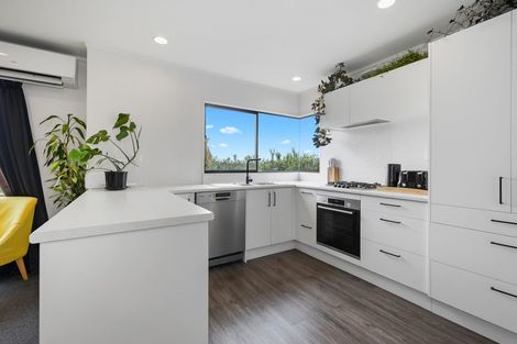 Photo of property in 28 Rosehill Place, Nawton, Hamilton, 3200