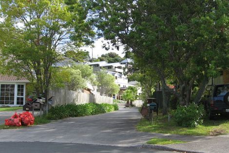 Photo of property in 2/613 East Coast Road, Milford, Auckland, 0620