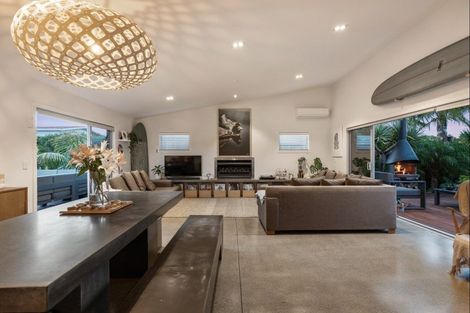 Photo of property in 209 Kiwi Road, Whangamata, 3620