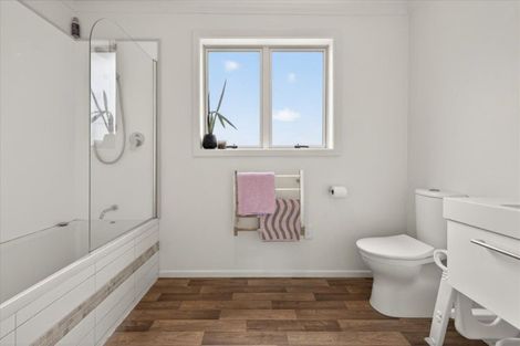 Photo of property in 17 Boucher Avenue, Te Puke, 3119