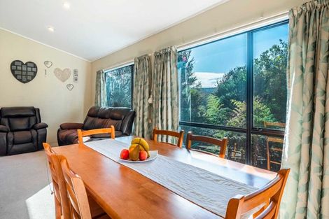 Photo of property in 2/41 Radiata Lane, Chatswood, Auckland, 0626