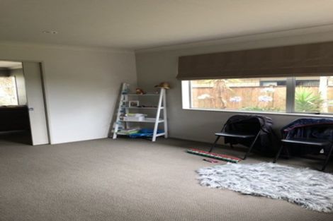 Photo of property in 7 Allerton Place, Wattle Downs, Auckland, 2103