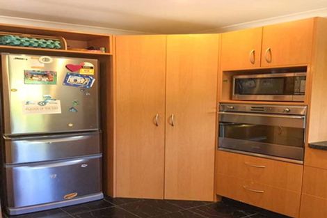 Photo of property in 60 Erlestoke Crescent, Churton Park, Wellington, 6037