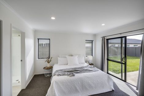 Photo of property in 16 Hikawera Drive, Frimley, Hastings, 4120