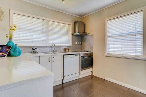 Photo of property in 242 Forrest Hill Road, Forrest Hill, Auckland, 0620