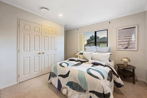 Photo of property in 16 Crimson Park, Oteha, Auckland, 0632