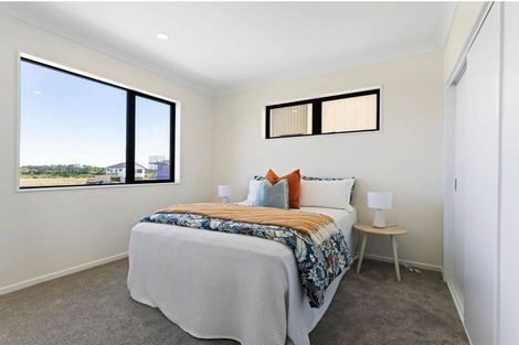 Photo of property in 35 Taipahitini Road, Rosehill, 2113