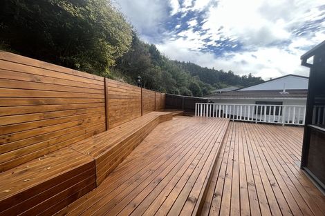 Photo of property in 18 Saint Aidans Way, Tawa, Wellington, 5028