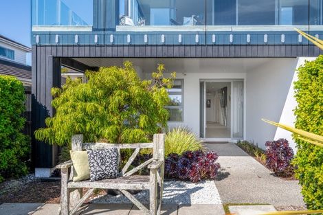 Photo of property in 8 The Parade, Bucklands Beach, Auckland, 2012