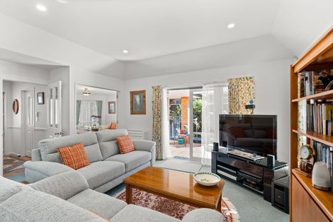 Photo of property in 5 Amesbury Mews, Avonhead, Christchurch, 8042