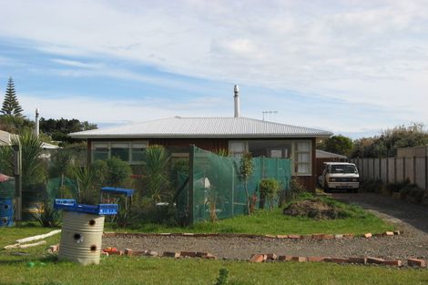 Photo of property in 654-656 Waikawa Beach Road, Waikawa Beach, Levin, 5573