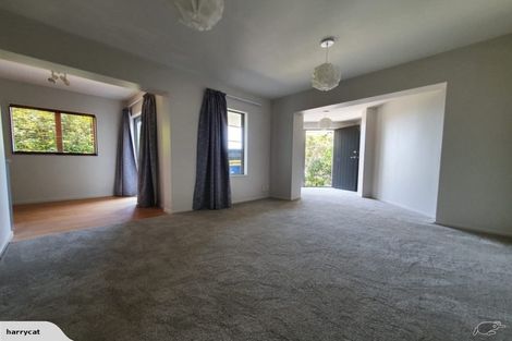 Photo of property in 70a Seaview Road, Castor Bay, Auckland, 0620