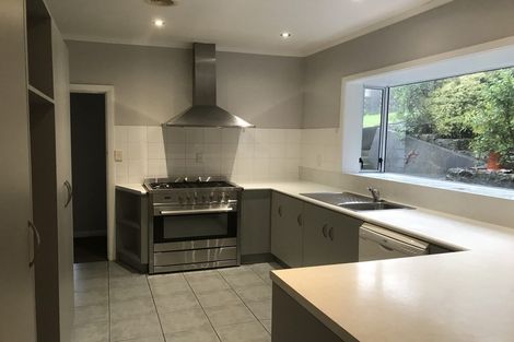 Photo of property in 15 Horokiwi Road West, Newlands, Wellington, 6037