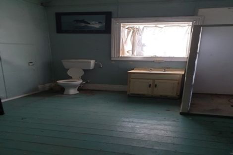 Photo of property in 52 Railway Street, Eltham, 4322