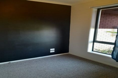 Photo of property in 13 Kamahi Place, One Tree Point, 0118