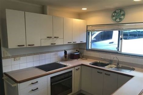 Photo of property in 11 Highbury Bypass, Birkenhead, Auckland, 0626