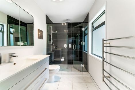 Photo of property in 27 Macnay Way, Murrays Bay, Auckland, 0630