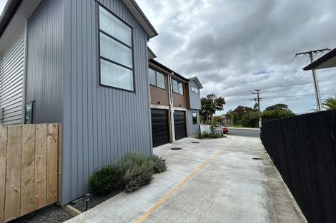 Photo of property in 2 Colwill Road, Massey, Auckland, 0614