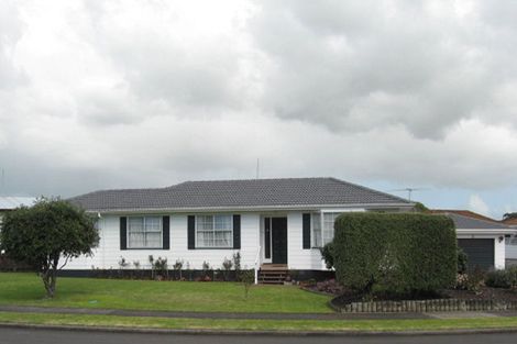Photo of property in 13 Tomintoul Place, Highland Park, Auckland, 2010