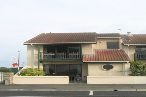 Photo of property in 521 Marine Parade, Napier South, Napier, 4110