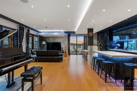 Photo of property in 21 Colliston Rise, Pinehill, Auckland, 0632