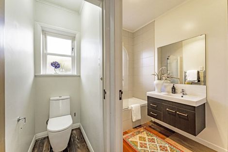 Photo of property in 1 Massey Avenue, Greenlane, Auckland, 1061