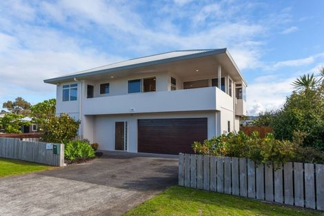 Photo of property in 102 Saint Patricks Row, Whangamata, 3620