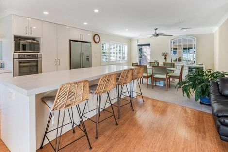 Photo of property in 5 Seymour Road, Mellons Bay, Auckland, 2014