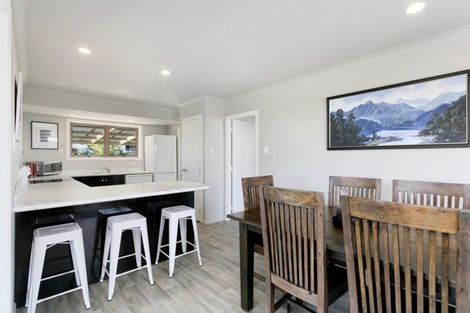 Photo of property in 108 Richmond Avenue, Richmond Heights, Taupo, 3330