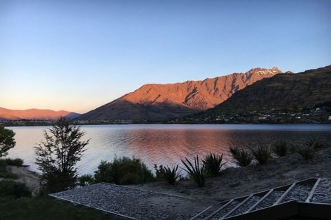 Photo of property in La Residence Du Lac, 11/527 Frankton Road, Queenstown, 9300