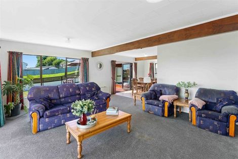Photo of property in 77 Aorangi Road, Paraparaumu, 5032