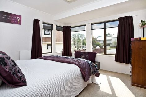 Photo of property in 5 Tadley Court, Goodwood Heights, Auckland, 2105