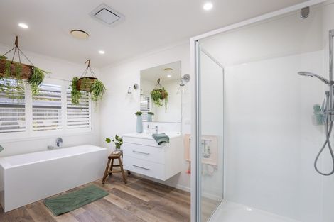 Photo of property in 4 Okoare Lane, Ferndale, New Plymouth, 4310