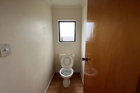 Photo of property in 50 Aviemore Drive, Highland Park, Auckland, 2010