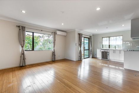 Photo of property in 114a Ti Rakau Drive, Pakuranga, Auckland, 2010