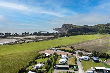 Photo of property in 22a Rangiuia Road, Tolaga Bay, 4077