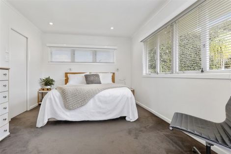 Photo of property in 26 Peter Terrace, Castor Bay, Auckland, 0620